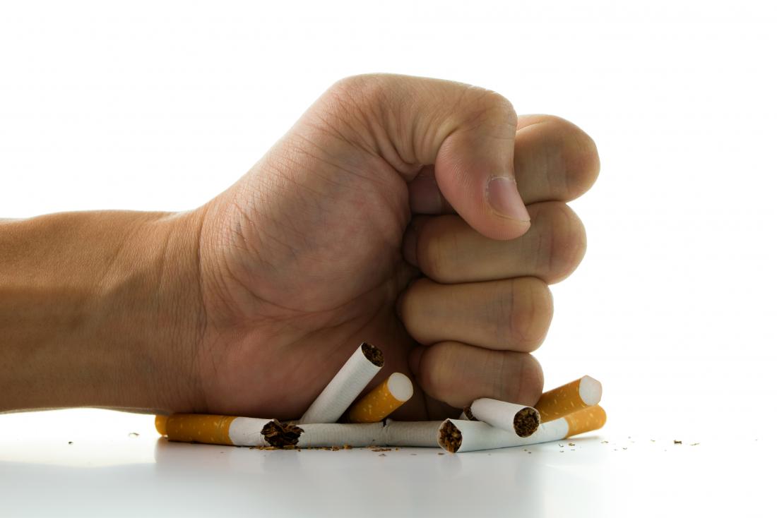 Электронные сигареты более эффективны для прекращения курения, чем обычная никотинозаместительная терапия