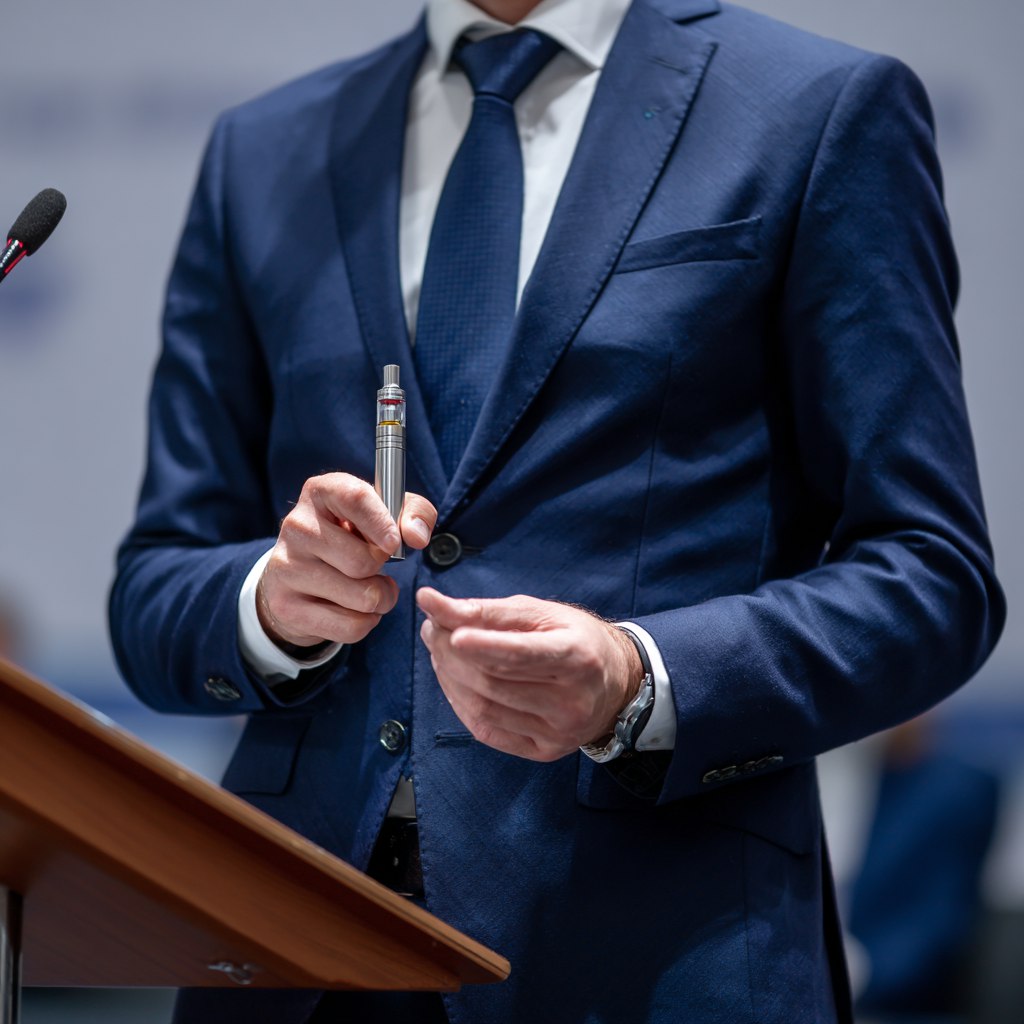 Наука выступает в парламенте Великобритании: снижение вреда помогает бороться с курением, а запреты способствуют росту нелегального рынка