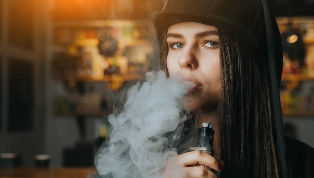 Запреты на ароматизированные жидкости и одноразовые вейпы по всей Европе способствуют росту черного рынка объемом 10 миллиардов евро